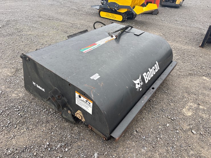 #29732-•-2012-bobcat-60"-sweeper-bucket-image-2