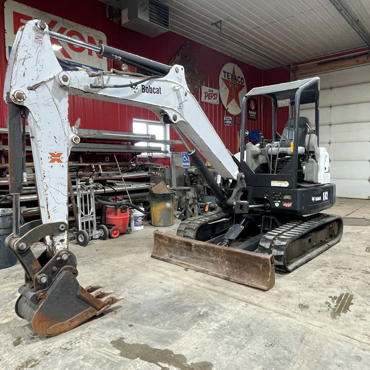 BOBCAT E42