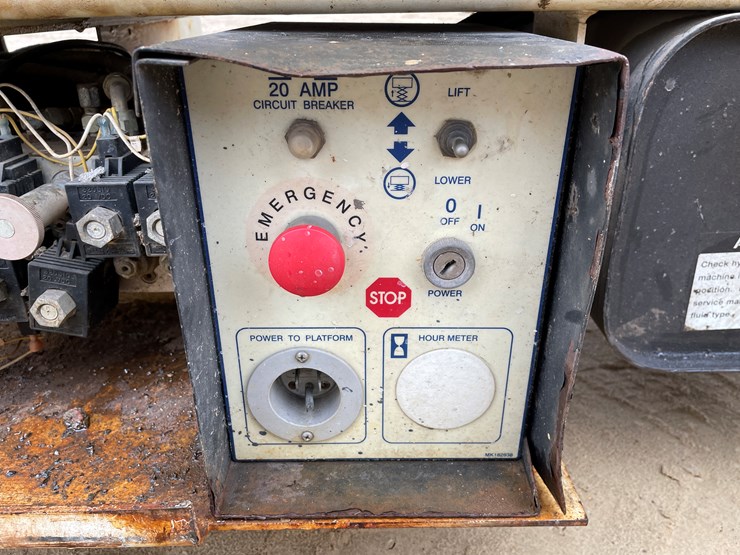 #301-•-terex-scissor-lift-image-12