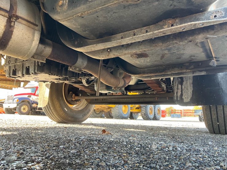 2001-international-4900-image-53