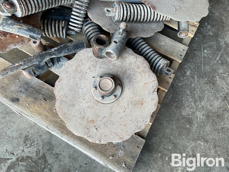 fertilizer-opening-disks-image-10