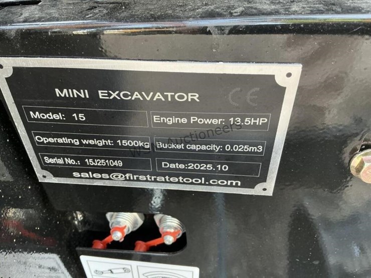 2025-miva-15-mini-excavator-image-12