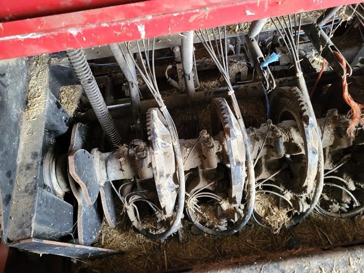 1997-new-holland-590-image-38