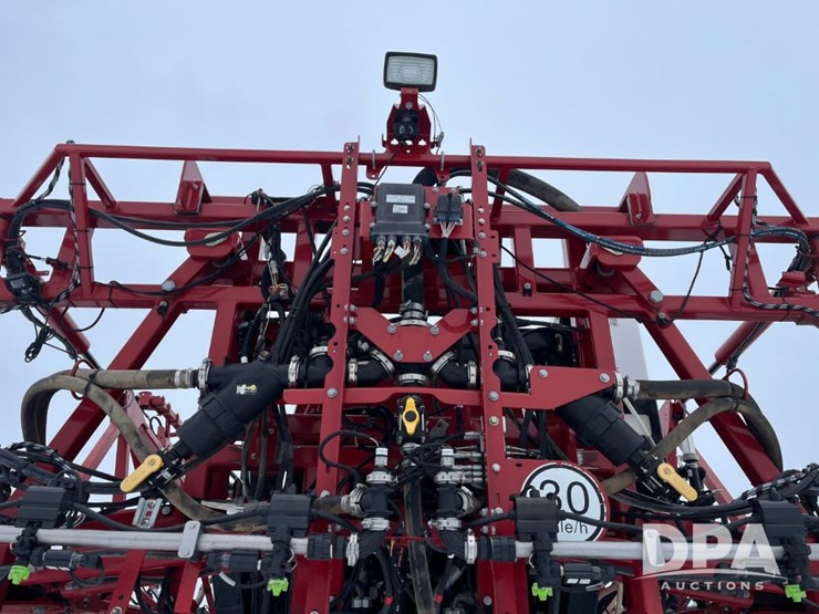 case-ih-patriot-3340-image-32