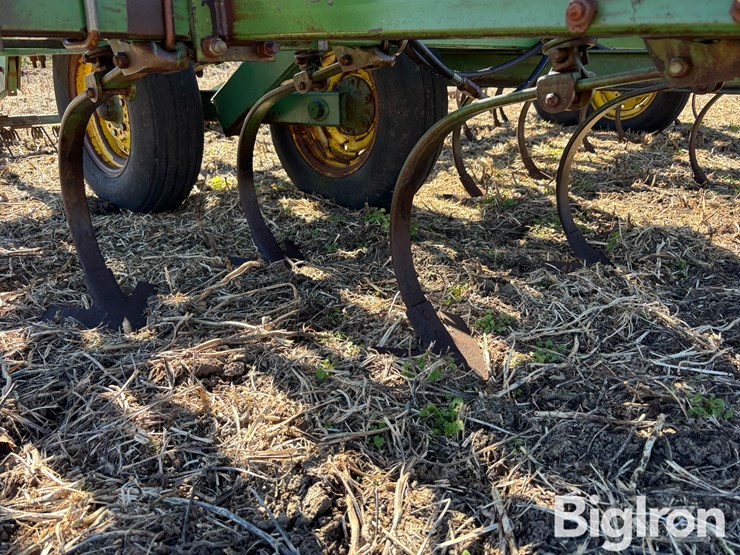 john-deere-1010-image-16