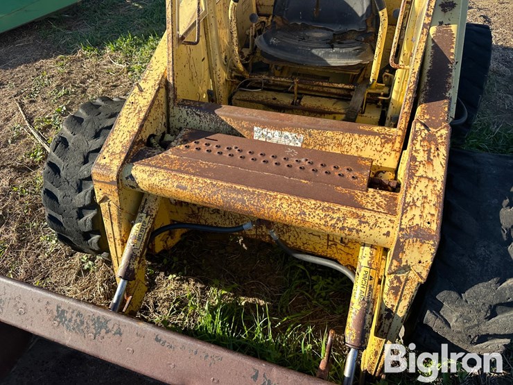 new-holland-l35-image-12