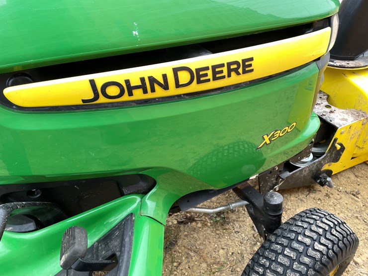 john-deere-x300-image-12