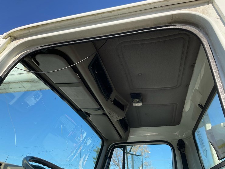 2001-international-4900-image-123