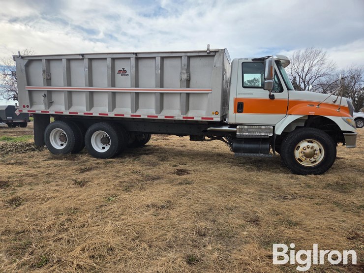 international-7400-image-5