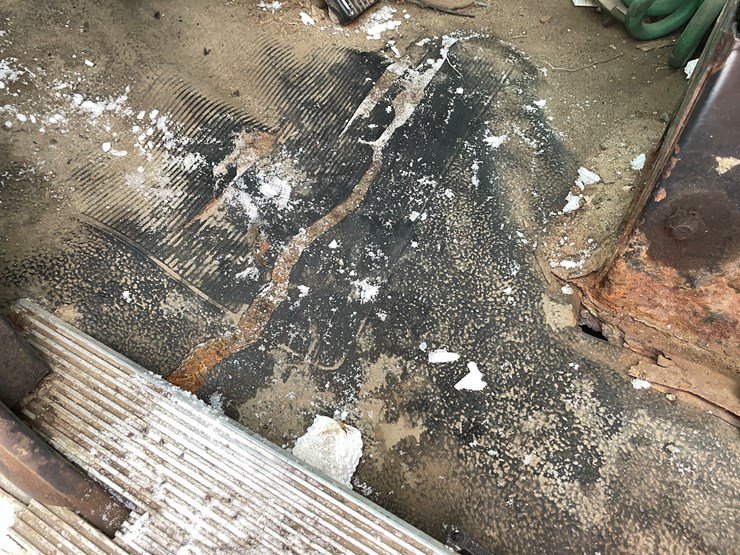 #1161-•-1996-volvo-truck-tractor-(has-mn-title)-image-22