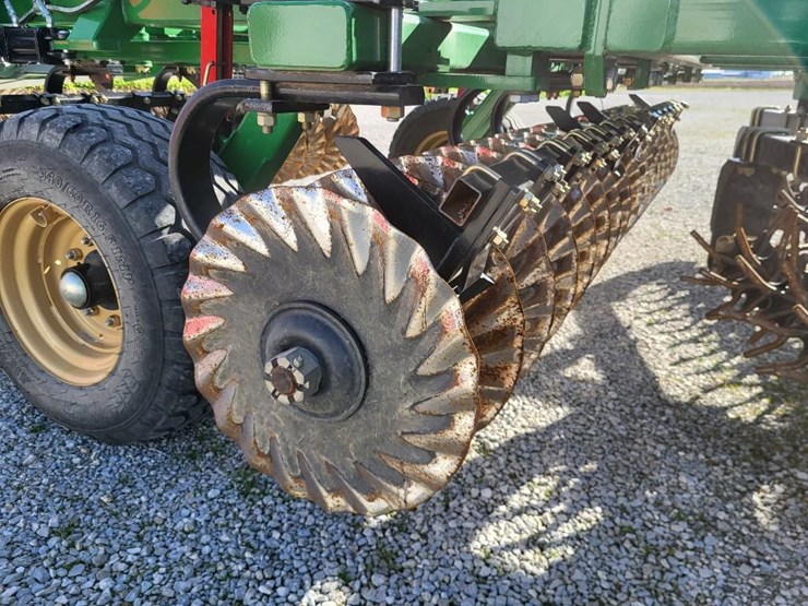 2022-great-plains-1000tm-image-18