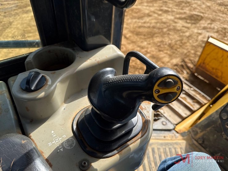 komatsu-d39px-24-image-17