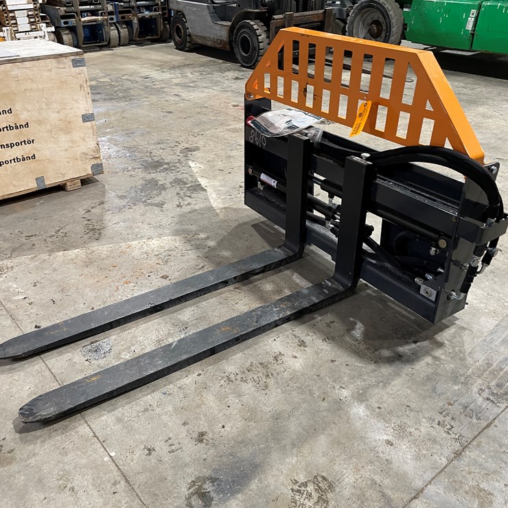 #7483 • Wolverine 4,000 Lb. Universal Mount Pallet Forks