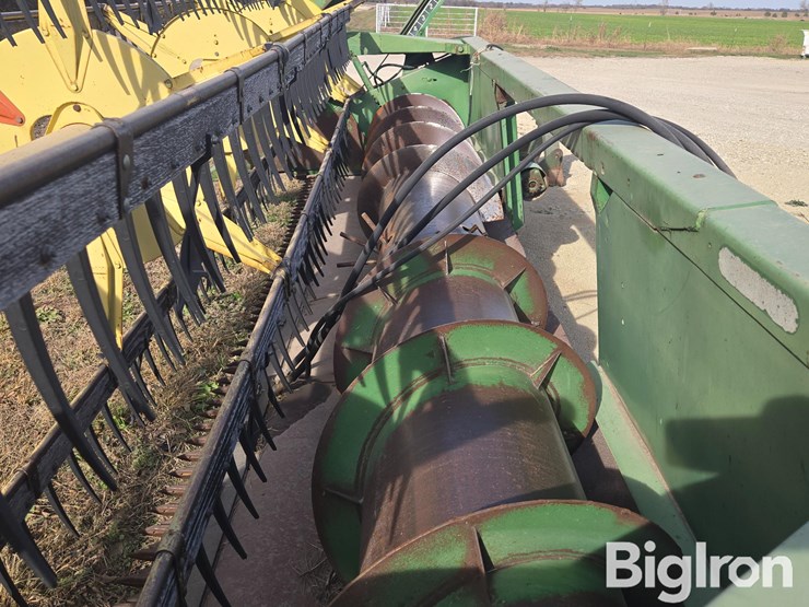 john-deere-216-image-12