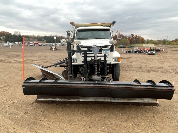 #1113-•-1998-ford-louisville-plow-truck-(has-mn-title)-image-8