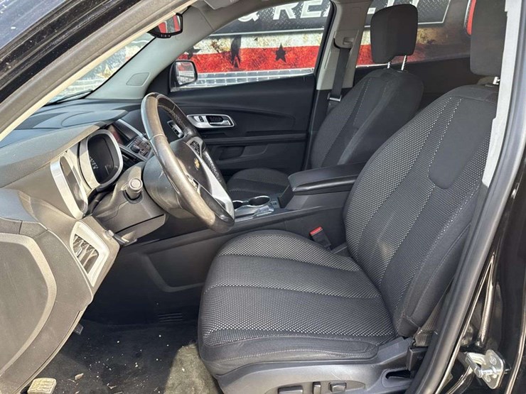 2015-chevrolet-equinox-lt-image-11