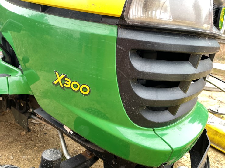 john-deere-x300-image-16