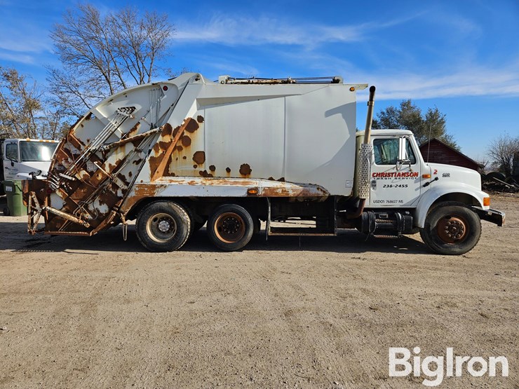 international-4900-image-4