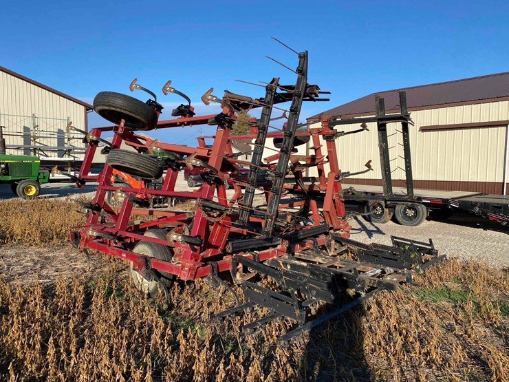 case-ih-4300-image-3