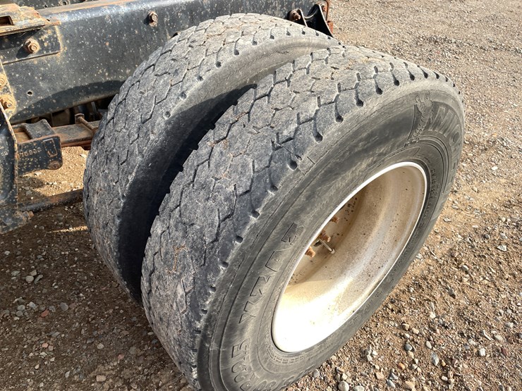 #1107-•-1994-international-truck-tractor-(has-mn-title)-image-11