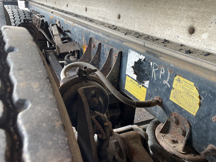 international-7400-image-21