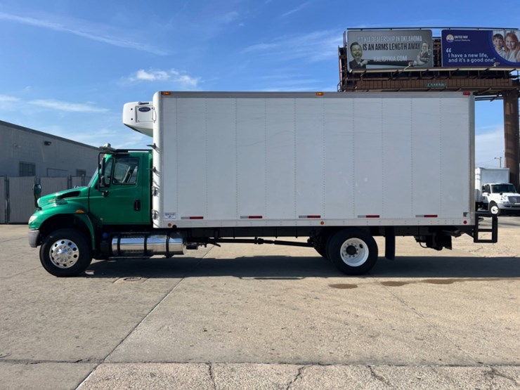 2019-international-durastar-4300-image-8