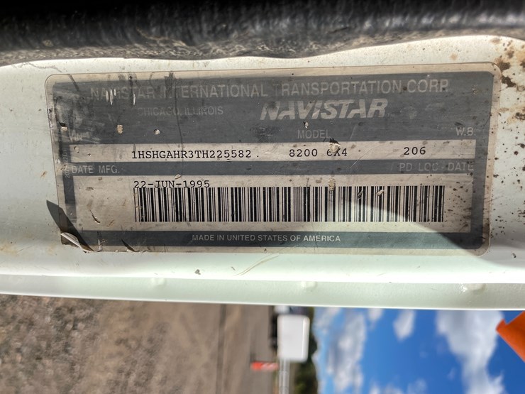 #1108-•-1996-international-cab-and-chassis-(has-mn-title)-image-29
