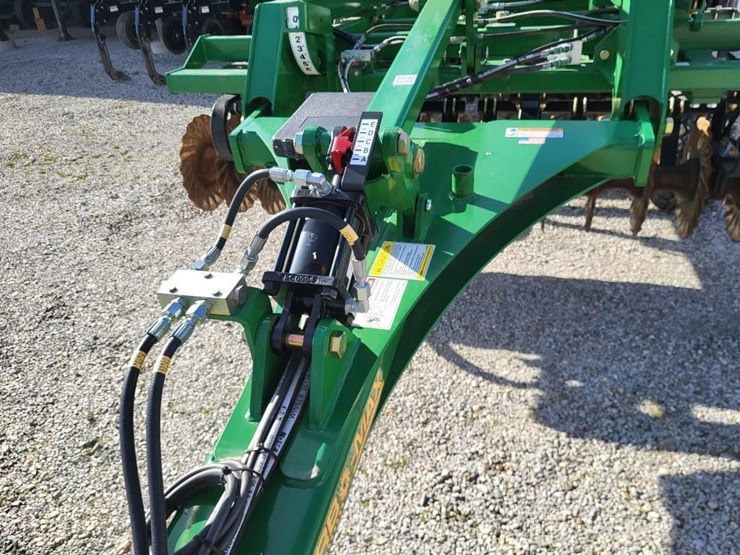 2022-great-plains-1000tm-image-10