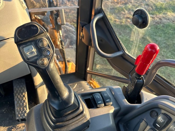 volvo-bl70b-image-26