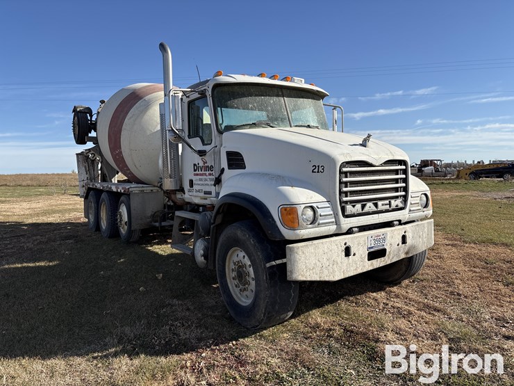 2003-mack-cv500-granite-tri/a-concrete-transit-mixer-truck-w/bridgemaster-booster-image-3