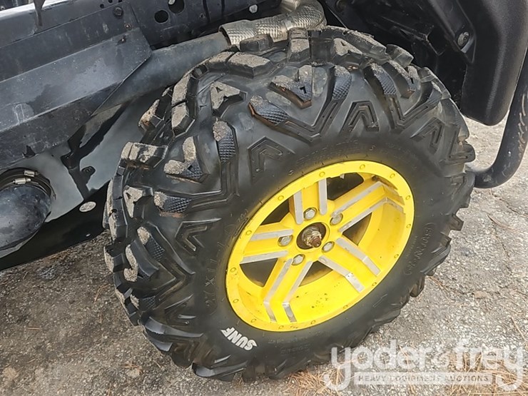 2013-john-deere-gator-image-16