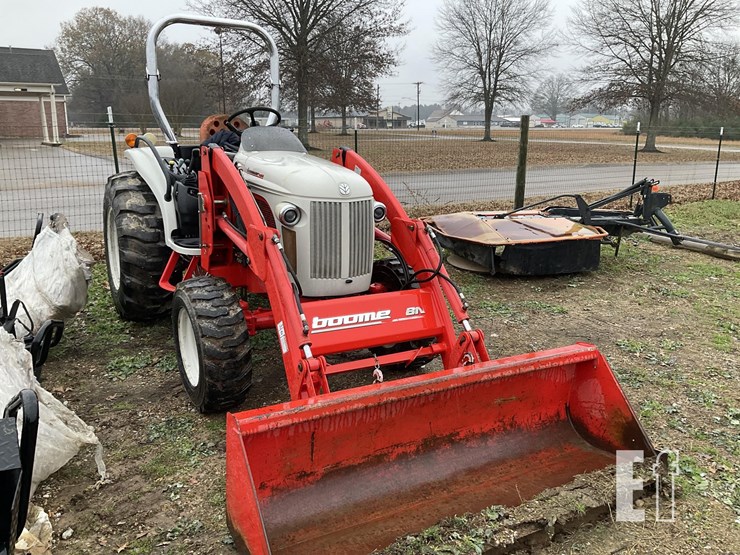 new-holland-boomer-8n-image-2