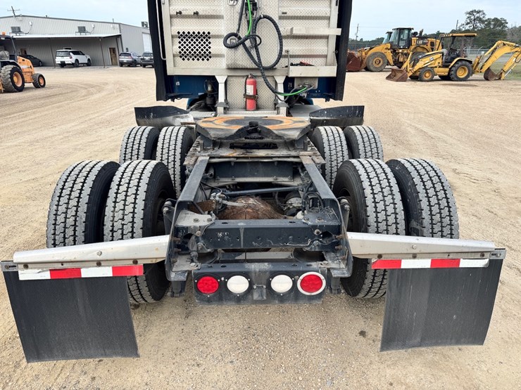 2016-kenworth-t680-image-5