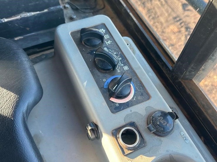 2019-komatsu-d51pxi-24-image-38