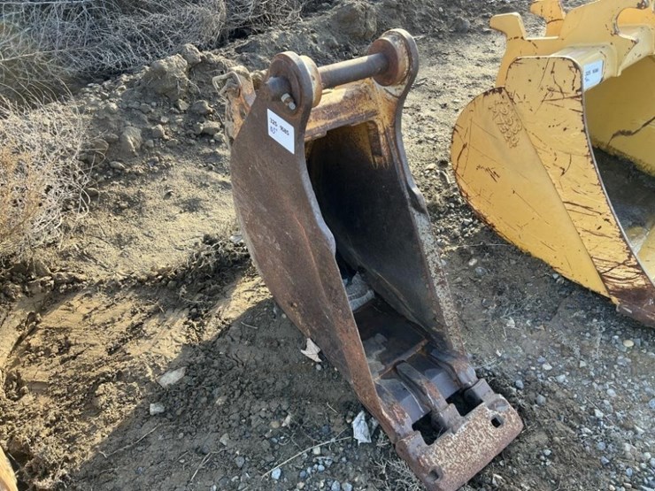 10.5"-dig-bucket-w/cutting-edge-image-1