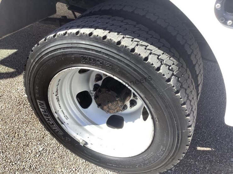 2014-ram-4500-bucket-truck-image-8