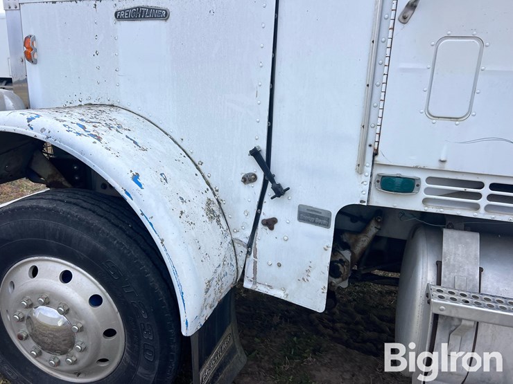 freightliner-flc120-image-12