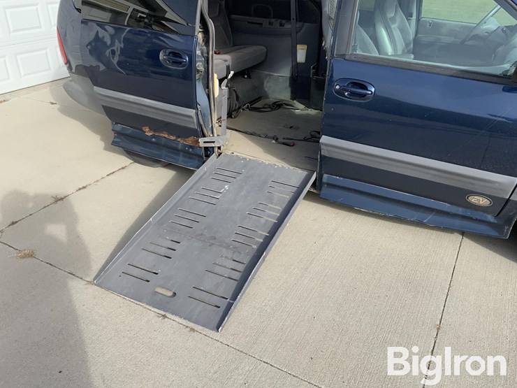 dodge-grand-caravan-se-image-12