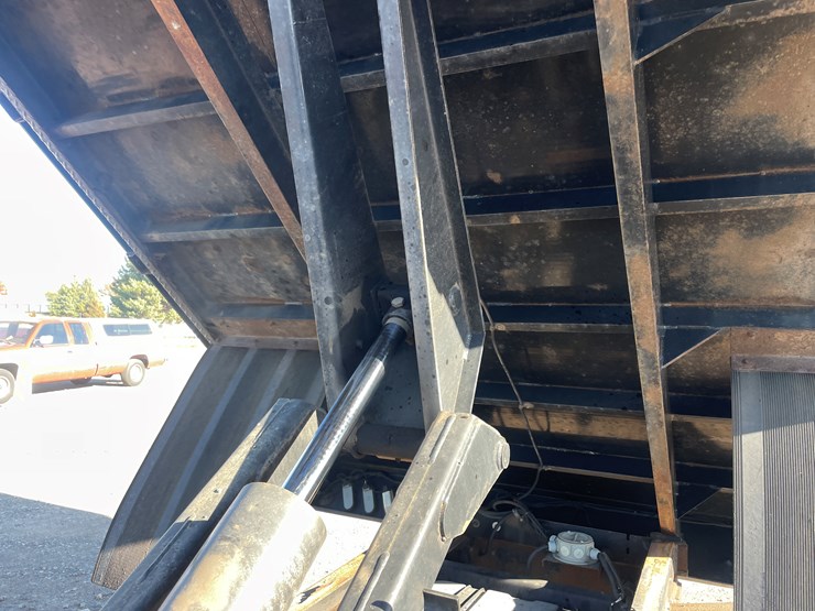 2010-ford-f550-image-41