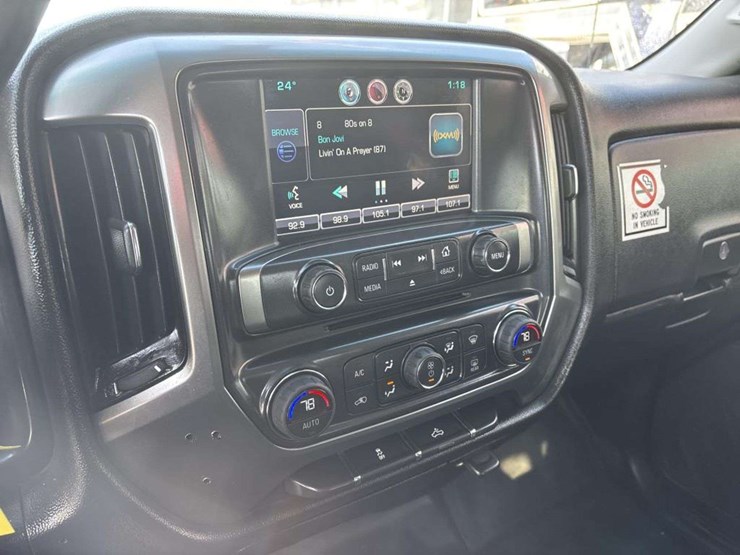 2015-chevrolet-2500-image-21