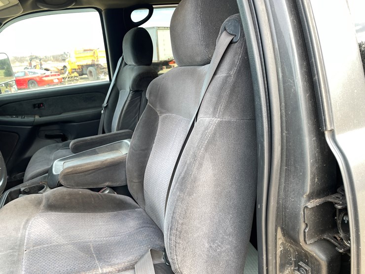 chevrolet-silverado-1500hd-image-69