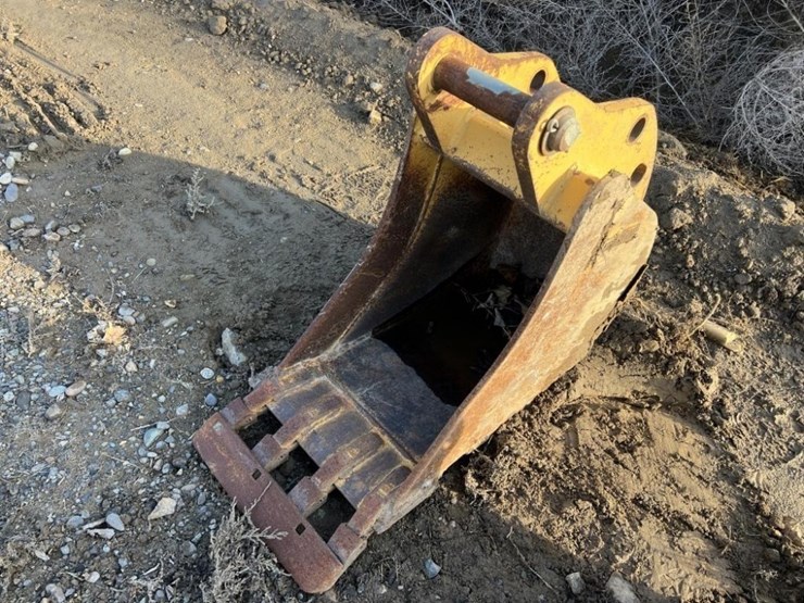 15"-woods-dig-bucket-w/cutting-edge-image-2