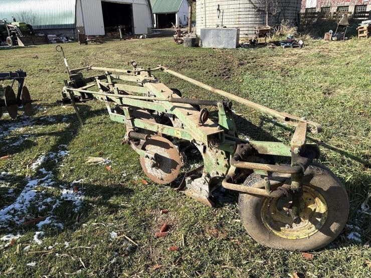 john-deere-4-bottom-plow-image-4
