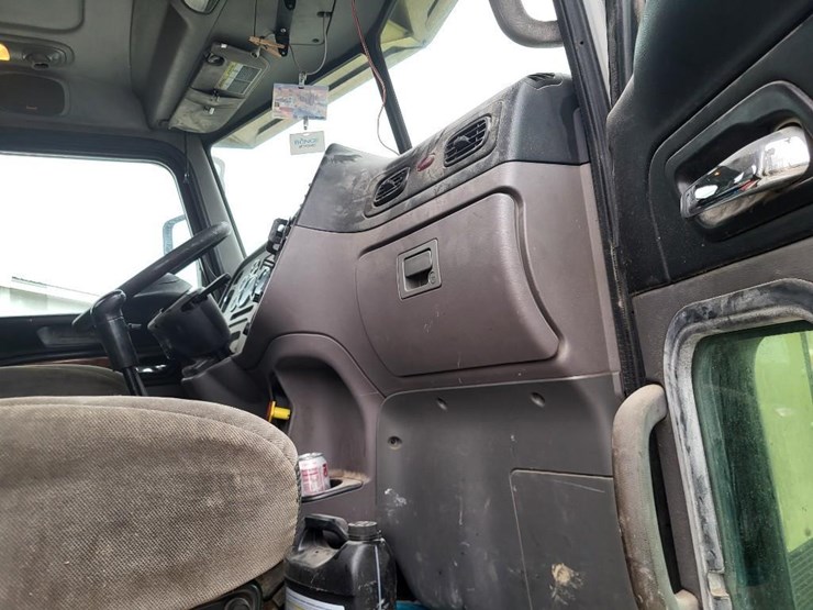 2012-peterbilt-386-image-55