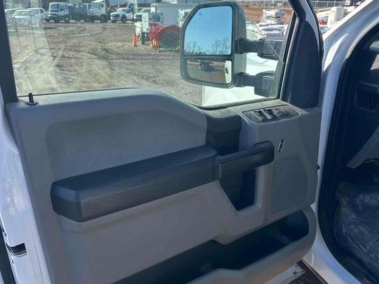 ford-f350-xl-image-37