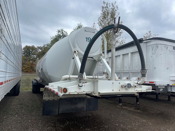 heil-trailer-image-4