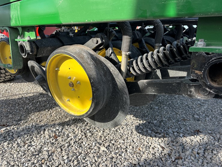 john-deere-750-image-13