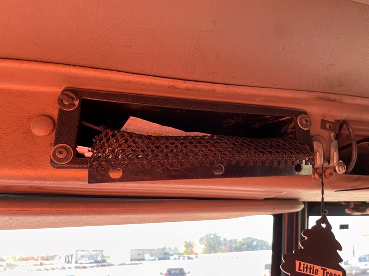 #1110-•-2002-international-5500i-6x4-dump-truck-(has-mn-title)-image-40