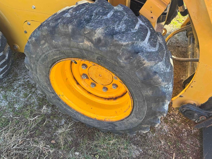 caterpillar-236d-image-27