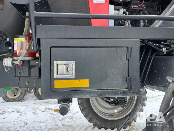 case-ih-patriot-3340-image-38